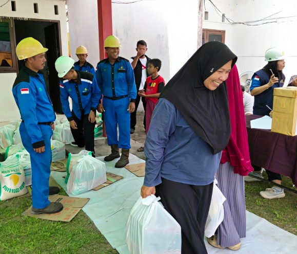 Holding a Community Service Program, PKS MASS Balai Raja Distributed 570 Food Packages