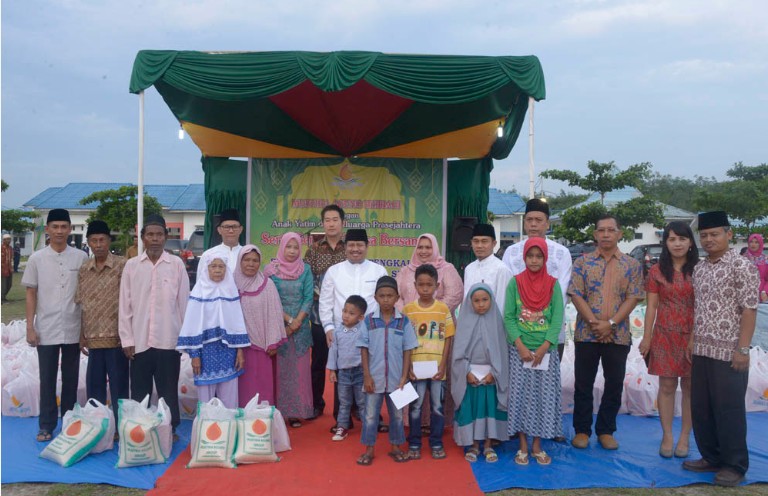 The Regent Praises PT MASS's Consistency in Providing Assistance to the Poor and Orphans